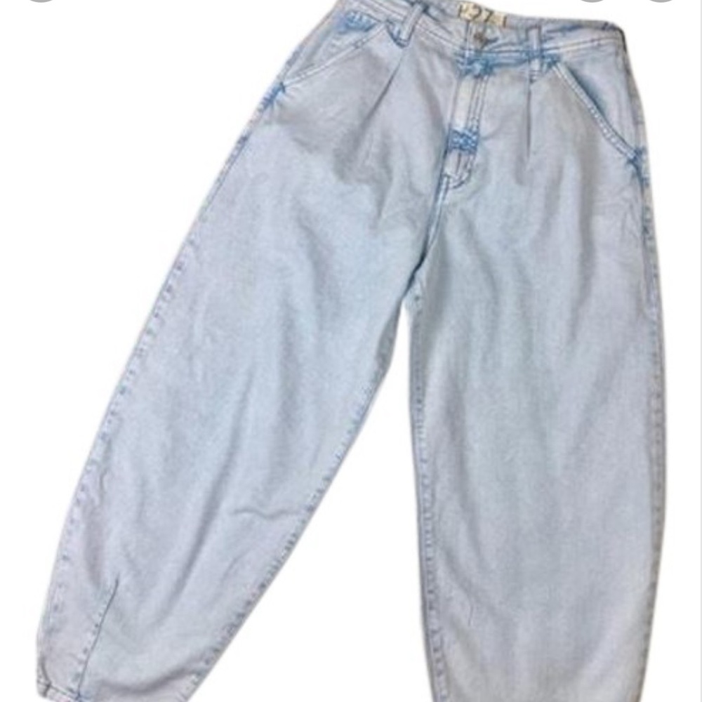 Free People Light Wash Blue Parachute Cargo Jeans Tapered Pleated Size 29